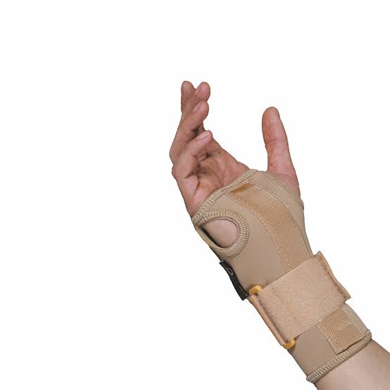 Neoprene Wrist Splint-Saman Teb Pakan/webp1 مچ کف بندآتل دار نئوپرن سما طب پاکان - Image 1